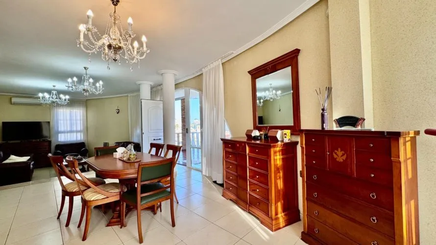 Villa de 3 chambres à Alicante, Spain No. 31114 № 1