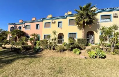 Townhouse de 3 chambres à Manilva, Spain No. 30771