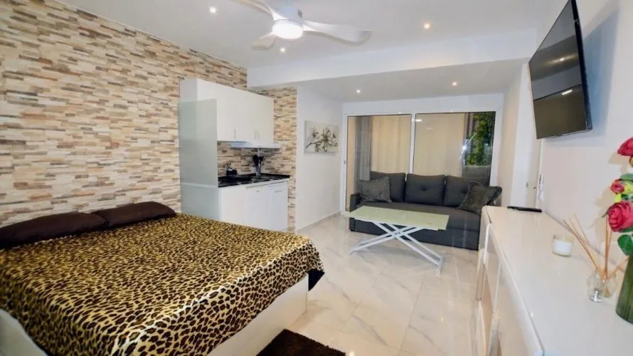 Villa de 5 chambres à San Miguel de Salinas, Spain No. 31109 № 1