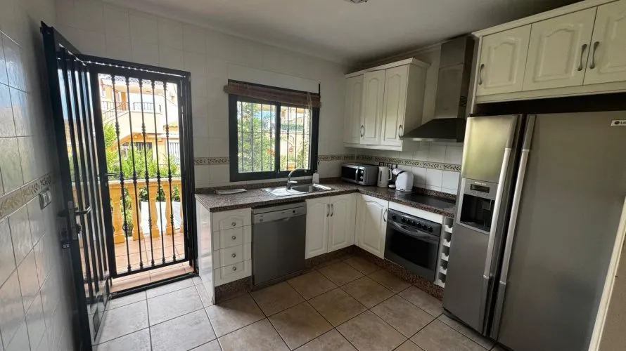 Villa de 223m² à Torrevieja, Spain No. 31176 № 2