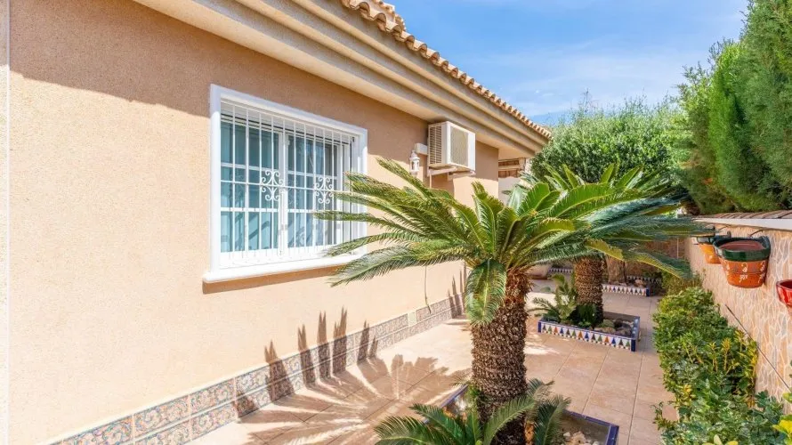Villa de 3 chambres à Torrevieja, Spain No. 31250 № 10