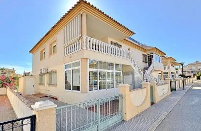 Bungalow de 2 chambres à La Zenia, Spain No. 31179