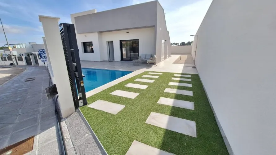 Villa de 3 chambres à Pinar De Campoverde, Spain No. 31213 № 26