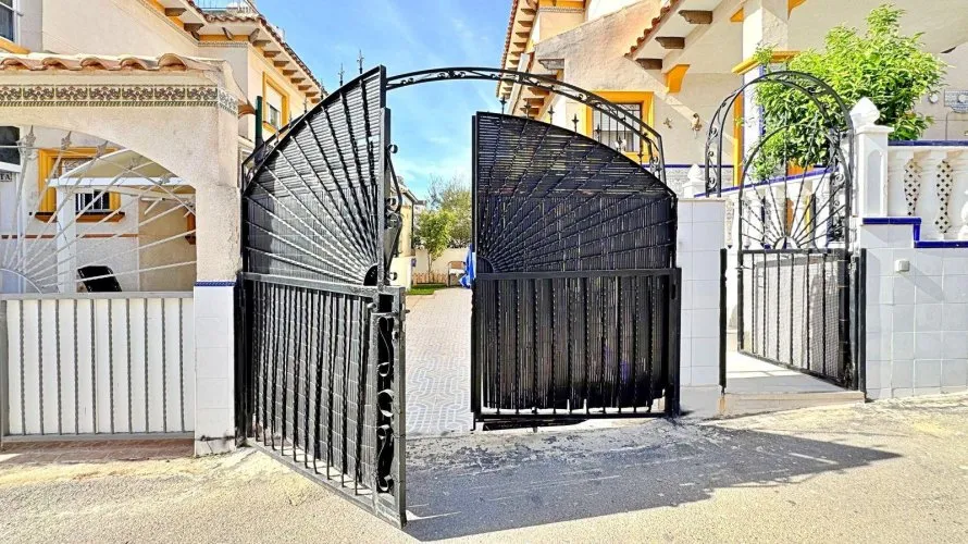 House de 2 chambres à La Zenia, Spain No. 31156 № 1