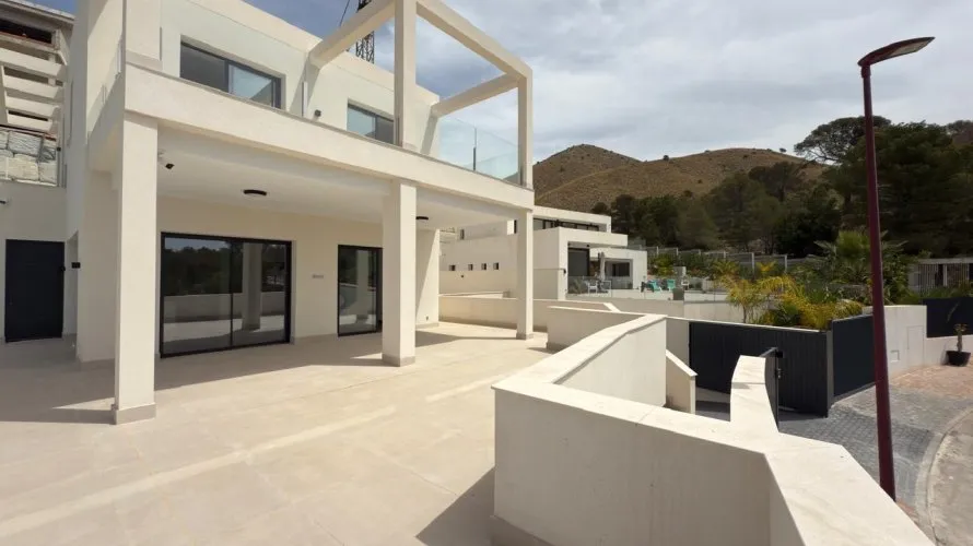 Villa de 7 chambres à Finestrat, Spain No. 31016 № 1