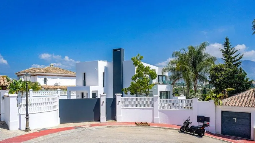 Villa de 5 chambres à Nueva Andalucia, Spain No. 30640 № 9