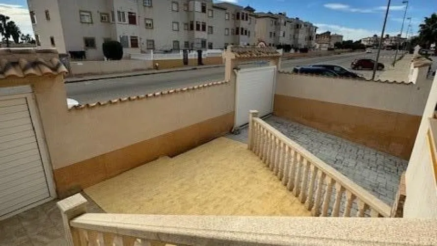 Villa de 4 chambres à Alicante, Spain No. 30946 № 14