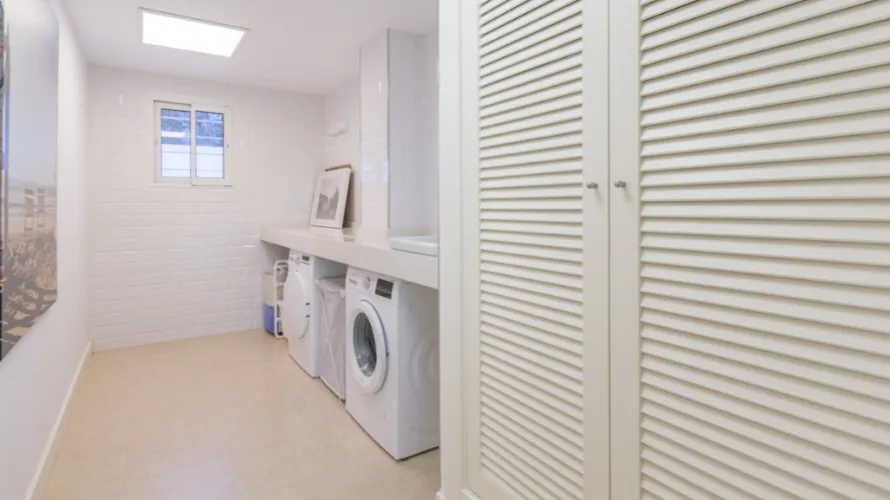 Villa de 4 chambres à Cortes (San Pedro De Alcantara), Spain No. 31128 № 9