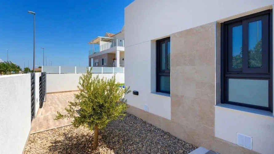 Villa de 3 chambres à Daya Nueva, Spain No. 31000 № 21