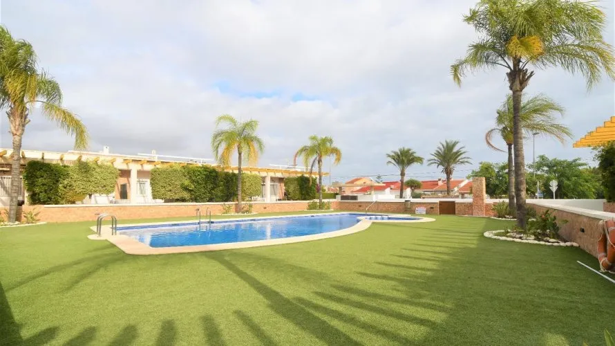 Bungalow de 2 chambres à Mil Palmeras, Spain No. 31252 № 16