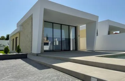 Villa de 3 chambres à Torrevieja, Spain No. 30661