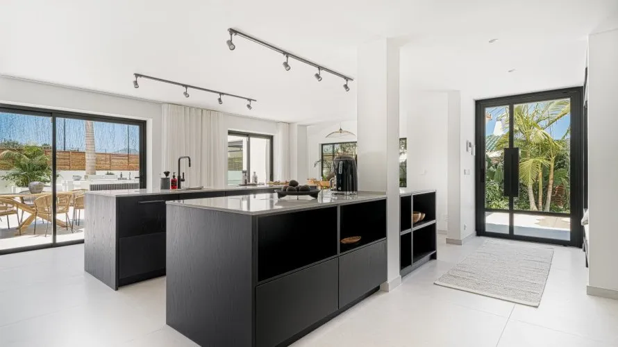 Villa de 7 chambres à Nueva Andalucia, Spain No. 30512 № 24