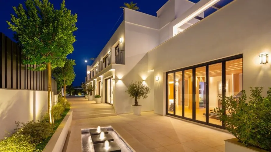 Villa de 5 chambres à Marbella, Spain No. 30594