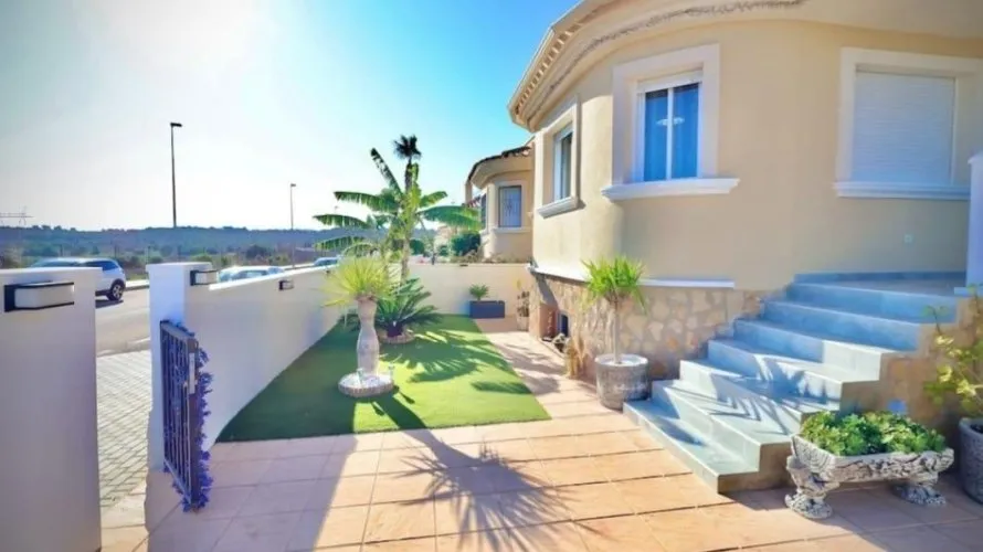 Bungalow de 2 chambres à San Miguel de Salinas, Spain No. 31264