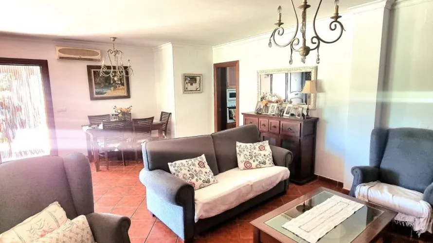 House de 3 chambres à Cortes (San Pedro De Alcantara), Spain No. 31057 № 2