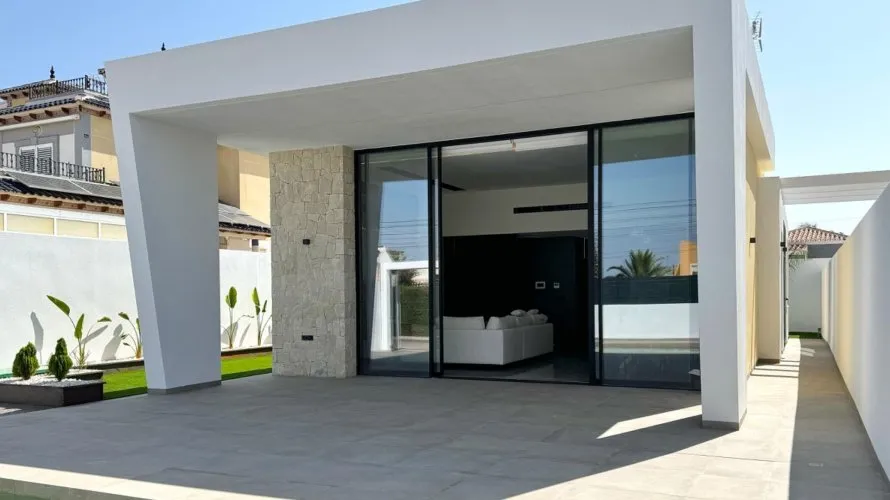 Villa de 3 chambres à Torrevieja, Spain No. 30661 № 17