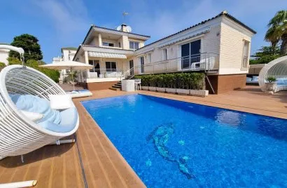 Villa de 239m² à Torrevieja, Spain No. 31265