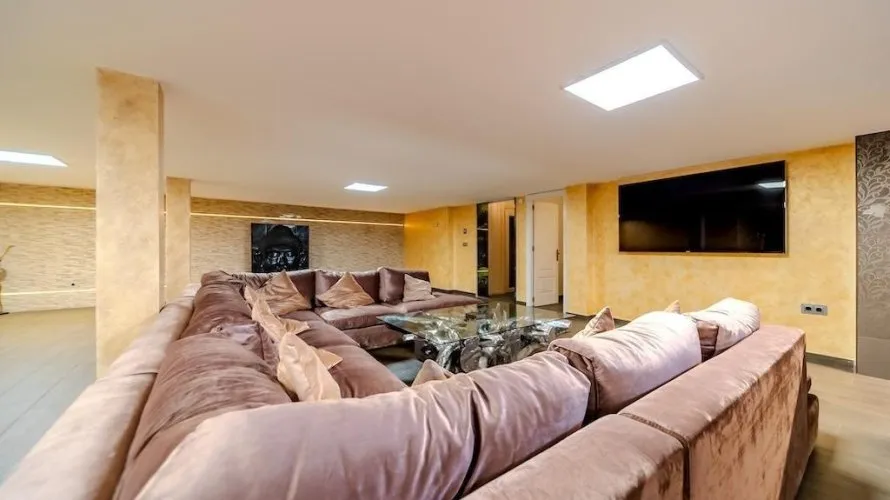 Villa de 5 chambres à Torrevieja, Spain No. 31021 № 16