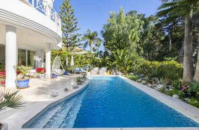 Villa de 4 chambres à Marbella, Spain No. 31131