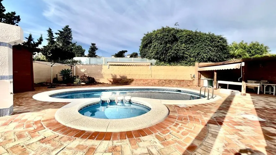 Villa de 4 chambres à Torrevieja, Spain No. 31260 № 4