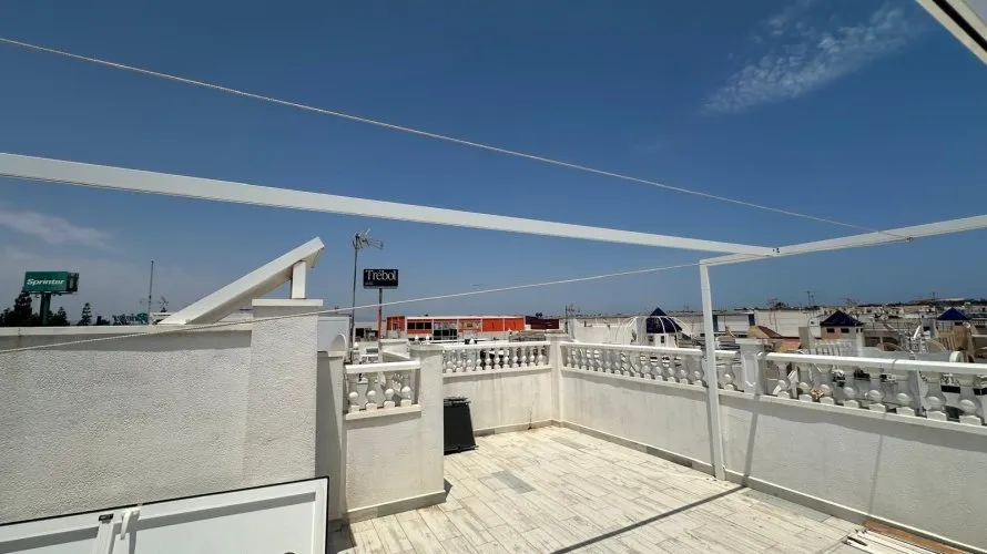 Bungalow de 2 chambres à Torrevieja, Spain No. 31201 № 1