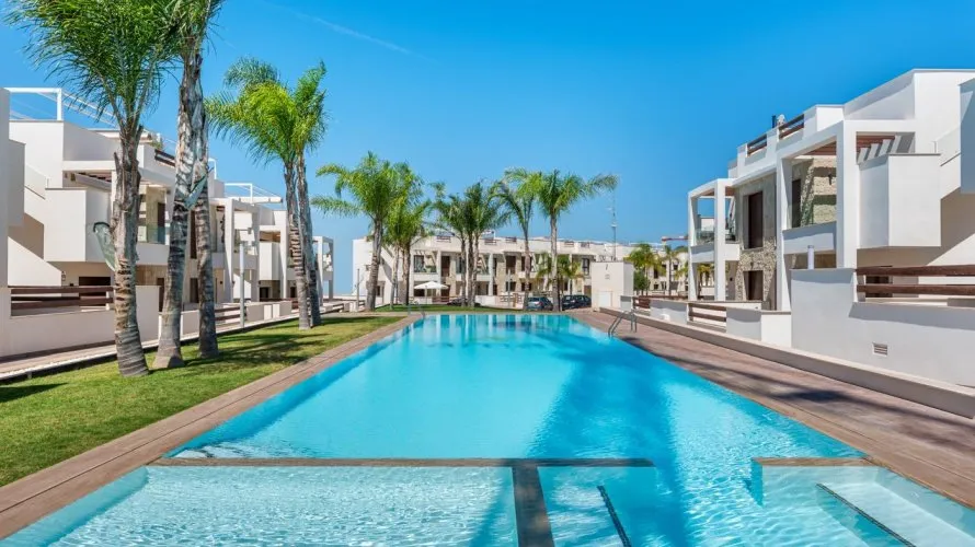 Bungalow de 2 chambres à Los Balcones, Spain No. 30670