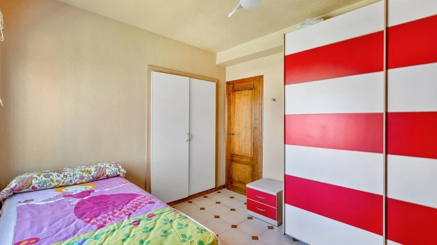 Villa de 4 chambres à Torrevieja, Spain No. 31177 № 12