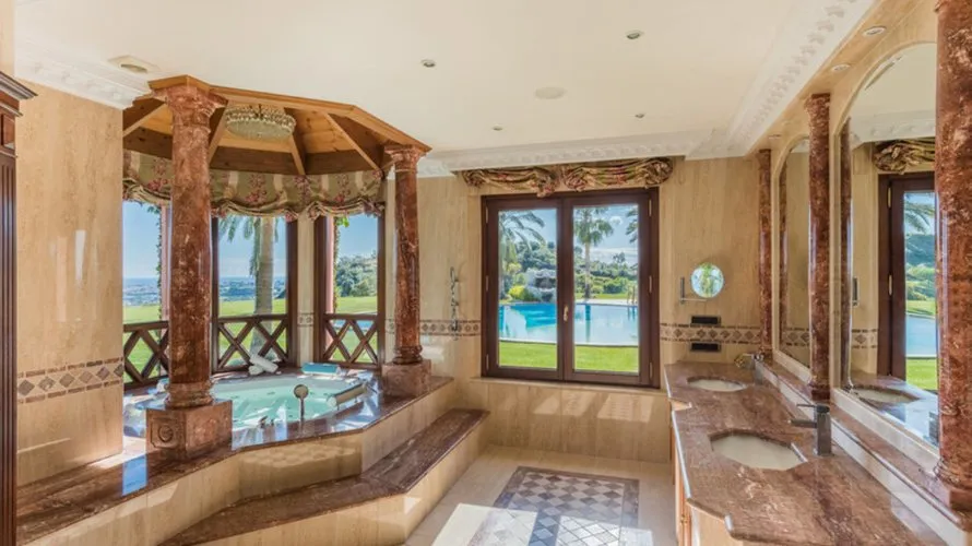 Villa de 8 chambres à Nueva Andalucia, Spain No. 30648 № 2