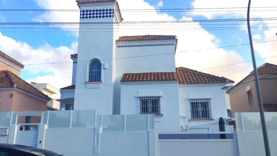 Villa de 4 chambres à Campoamor, Spain No. 31258