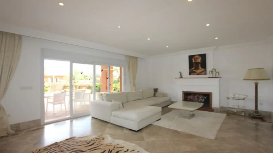 Villa de 6 chambres à Marbella, Spain No. 30637 № 24