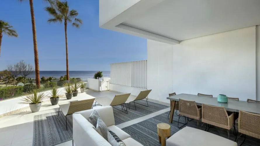 Townhouse de 4 chambres à Estepona, Spain No. 30644