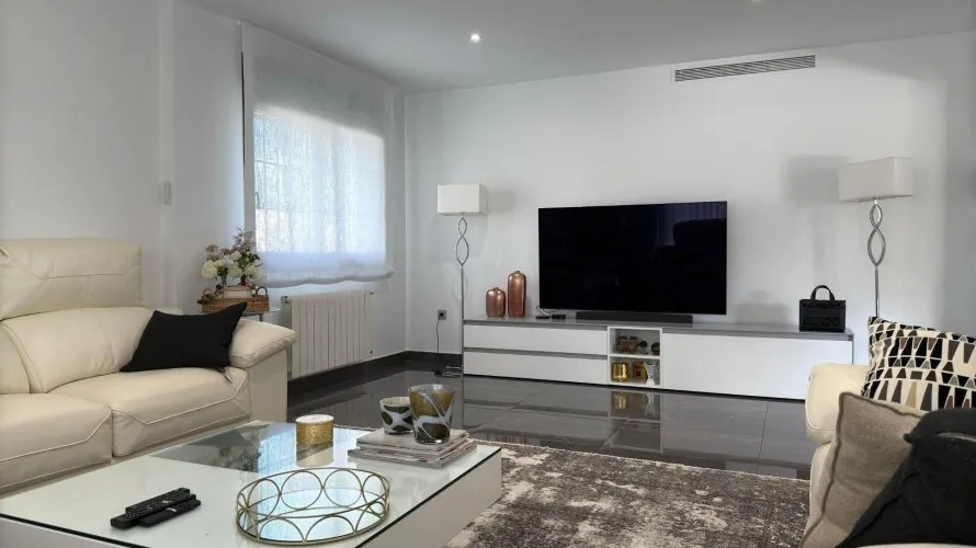 Villa de 5 chambres à San Juan, Spain No. 30709