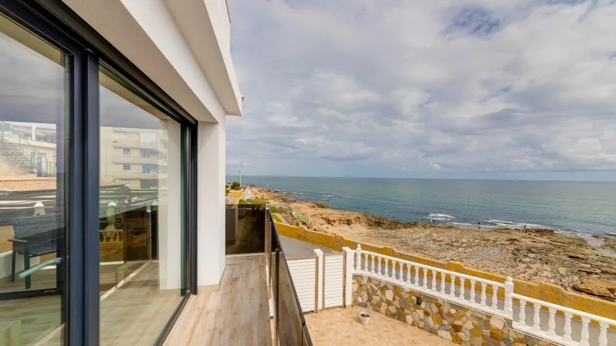 Villa de 210m² à Torrevieja, Espagne No. 32082 № 25