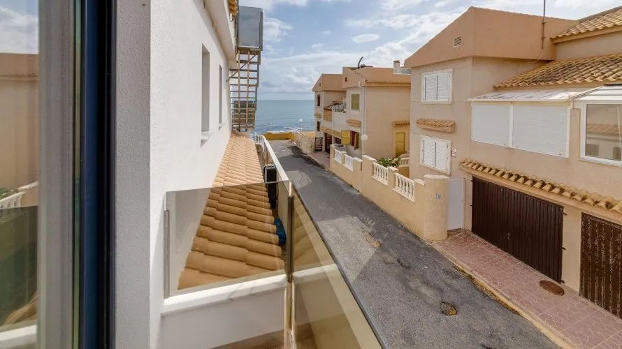 Villa de 4 chambres à Torrevieja, Espagne No. 31948 № 13