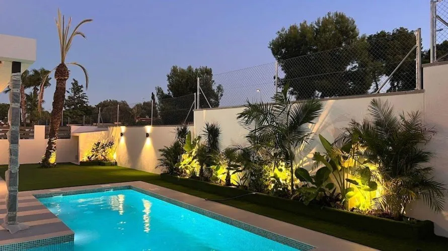 Villa de 3 chambres à Alicante, Espagne No. 31997