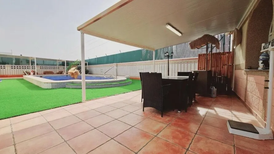 Villa de 5 chambres à Torrevieja, Espagne No. 32081 № 23