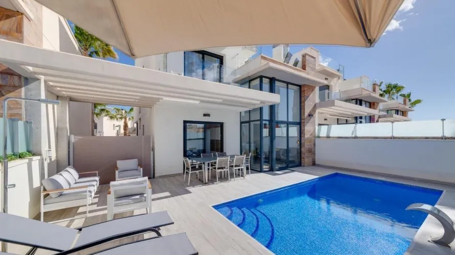 Villa de 3 chambres à La Zenia, Spain No. 31807