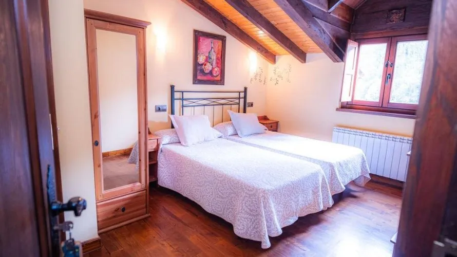 Villa de 8 chambres à Lena, Espagne No. 32337 № 13