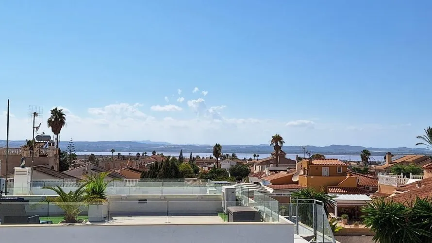 Villa de 106m² à Torrevieja, Espagne No. 32321 № 22