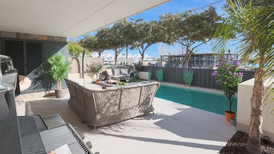 Villa de 170m² à Los Alcazares, Espagne No. 32416 № 15