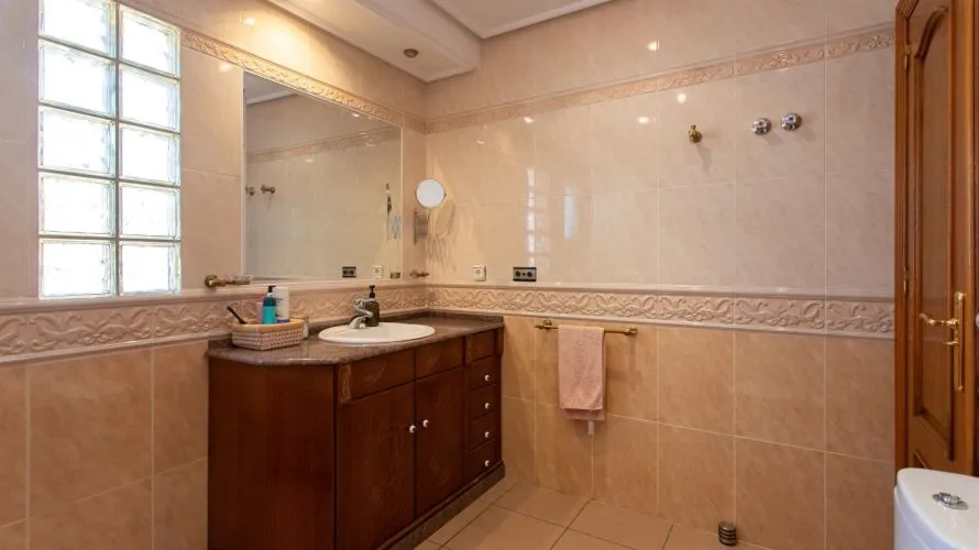 Villa de 180m² à Torrevieja, Espagne No. 32417 № 4