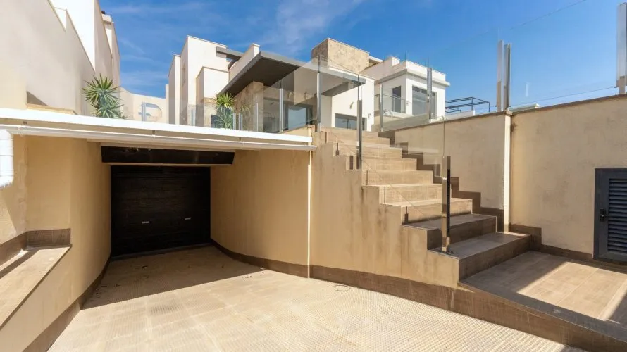 Villa de 210m² à San Miguel de Salinas, Espagne No. 32425 № 8