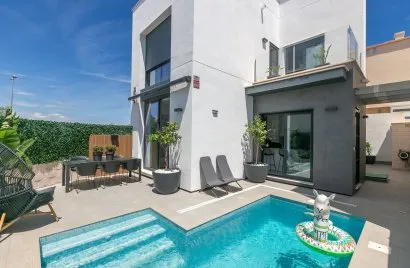 Villa de 103m² à Villamartin, Espagne No. 32404