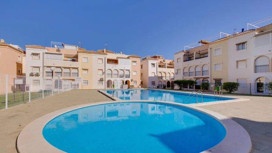 Bungalow de 60m² à Torrevieja, Espagne No. 32468 № 8