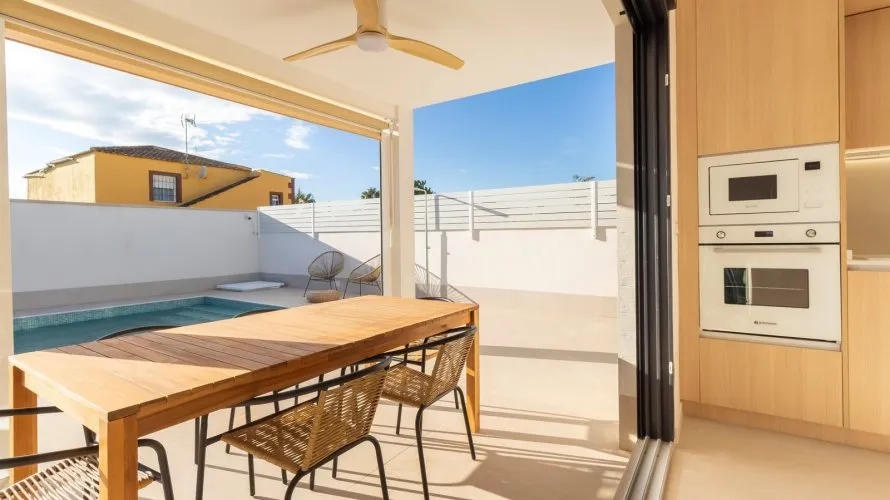 Villa de 102m² à Torrevieja, Espagne No. 32415 № 15
