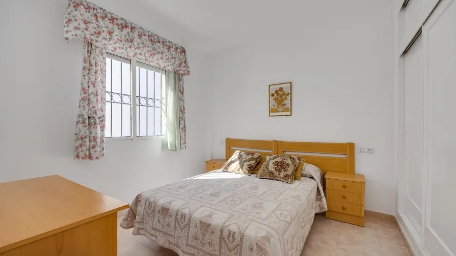 Bungalow de 60m² à Torrevieja, Espagne No. 32468 № 17