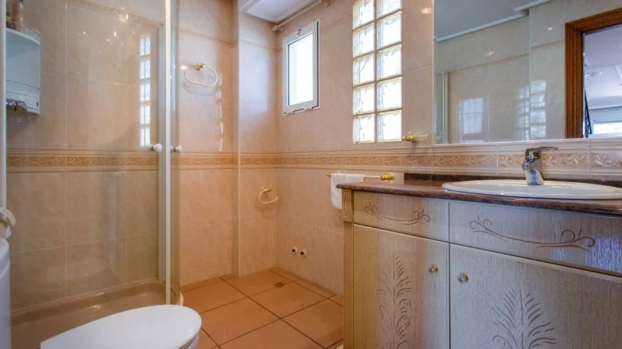 Villa de 180m² à Torrevieja, Espagne No. 32417 № 12