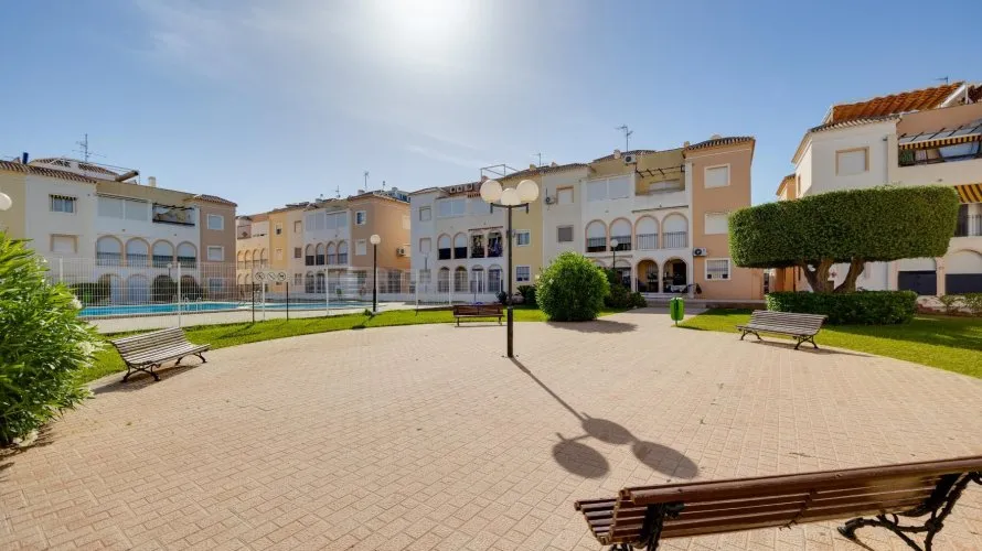 Bungalow de 60m² à Torrevieja, Espagne No. 32468 № 6