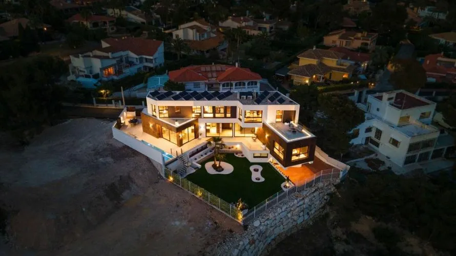 Villa de 4 chambres à Benidorm, Espagne No. 32436 № 3
