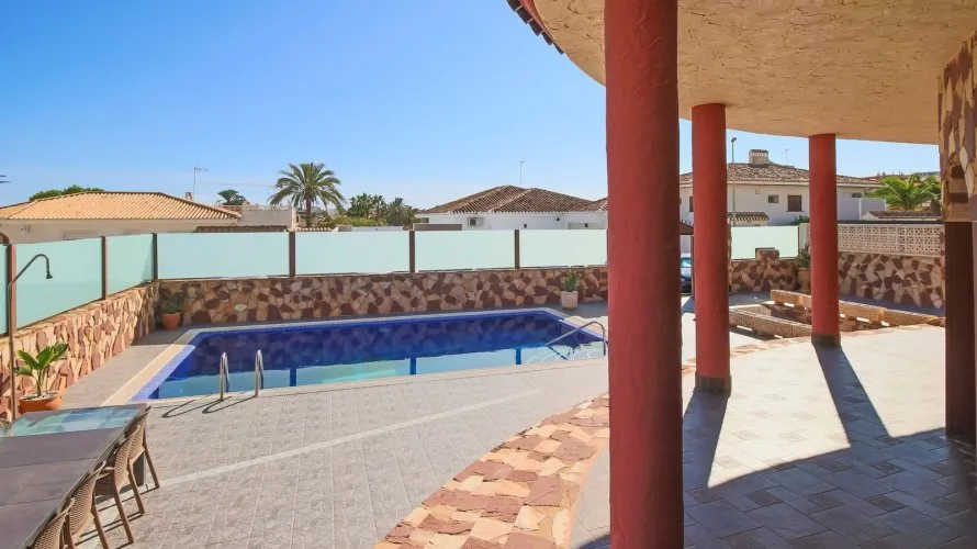 Villa de 624m² à La Zenia, Espagne No. 32496 № 4